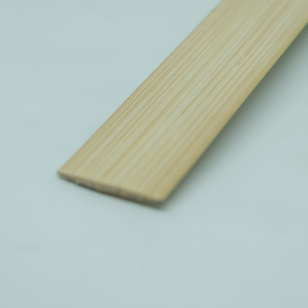 ขอบไม้ไผ่ กว้าง 1.5ยาว 30 cm. 1 คู่ แบบบางมีขอบเขียวติด  สำหรับโครงจักสาน หรือ ด้ามพัด ตราไผ่บง