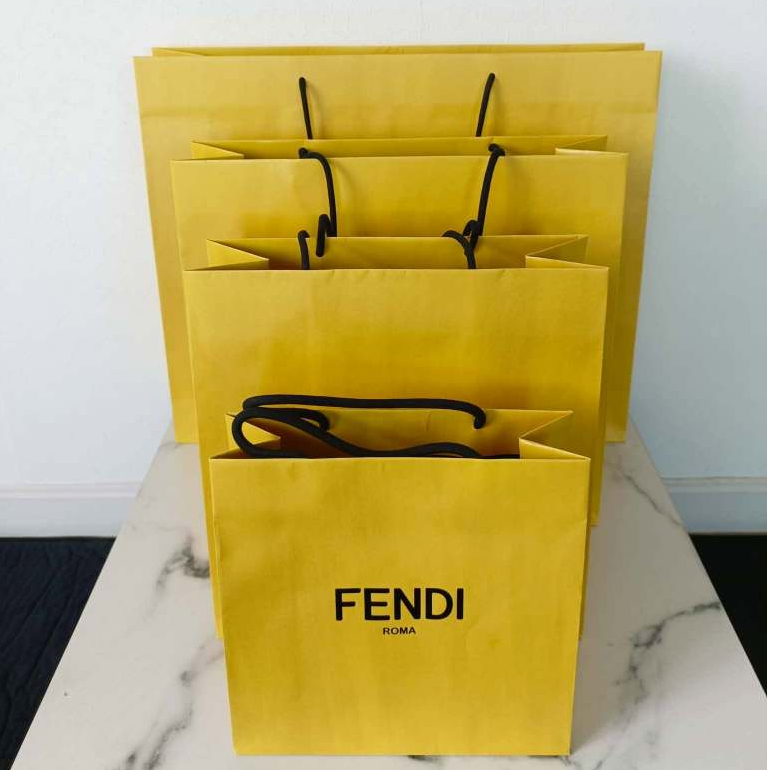 ถุงกระดาษ Fendi ของแท้ มือสอง สภาพสวย