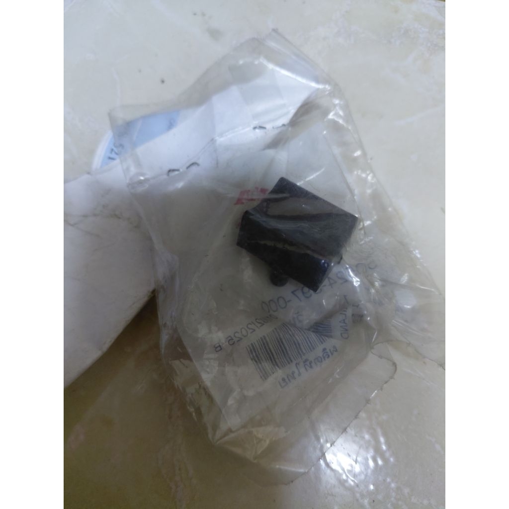 ยางกันกระแทกขาตั้งแท้ Honda (50524-397-000) RUBBER, STAND STOP อะไหล่แท้ศูนย์