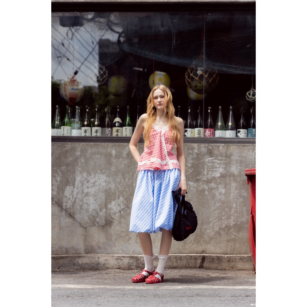 Malaya Top - เสื้อสายเดี่ยว แต่งลูกไม้