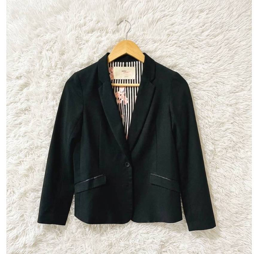 อก 34 สูทมือสอง Blazer ผู้หญิงสีดำ ทรงเบสิค  *S37