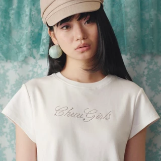 (พร้อมส่ง)CHUUCHOP - (S-6XL) Blubby Tee เสื้อยืดคอกลมปักเพชร เสื้อยืดผู้หญิง เสื้อยืดเบสิก (C8621)