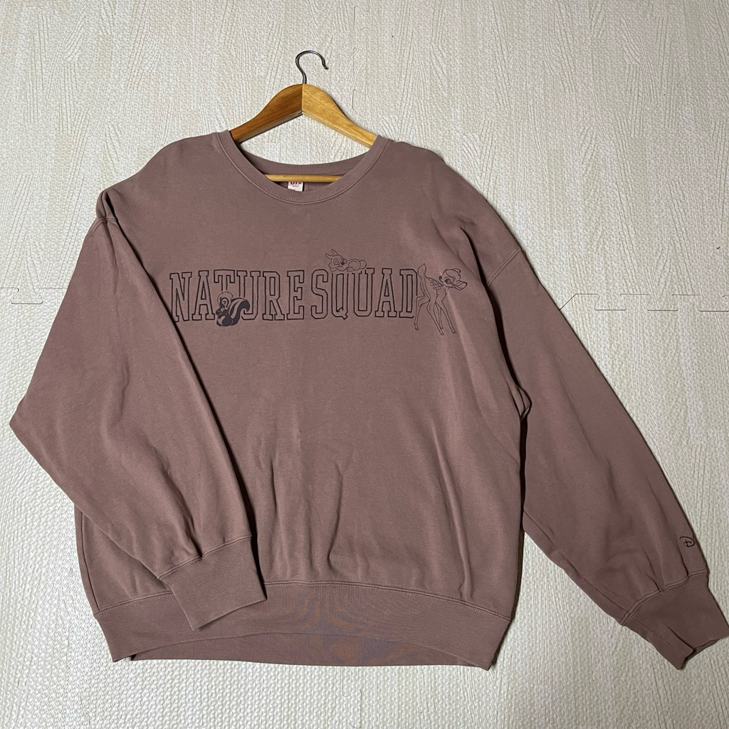 Uniqlo UT x Disney Sweater เสื้อสเวตเตอร์ ลายดิสนีย์ ทรง Oversized สีน้ำตาล Size L มือ2
