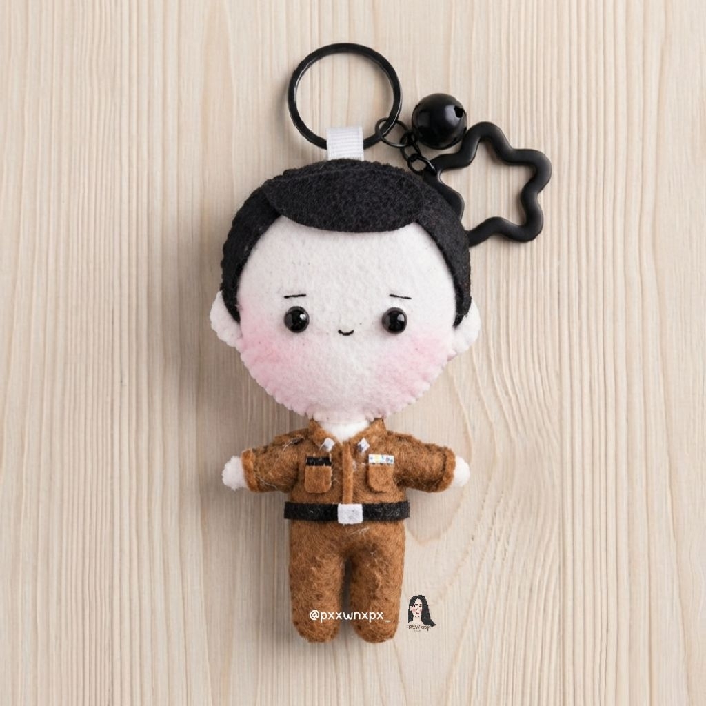 พวงกุญแจตุ๊กตา ตำรวจชาย เสื้อเชิ๊ตคอพับ Size S. (8-10 cm.)