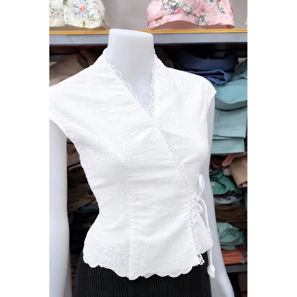 เสื้อผ้าไหมอัดผ้ากาว พ้อมส่ง(ได้แต่เสื้อ) ใส่ไปวัด ทำบุญ งานบวช