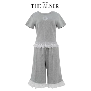 Camellia Cloud ชุดเซตเทาแต่งชายลูกไม้ขาว กางเกงสามส่วน Thealner(ดิอัลเนอร์) AN757