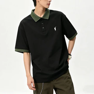 เสื้อโปโลแขนสั้นผู้ชาย สีเขียว คอปก ปักโลโก้แบบคลาสสิก เนื้อผ้าโปร่งสบาย สวมใส่ได้หลายโอกาส