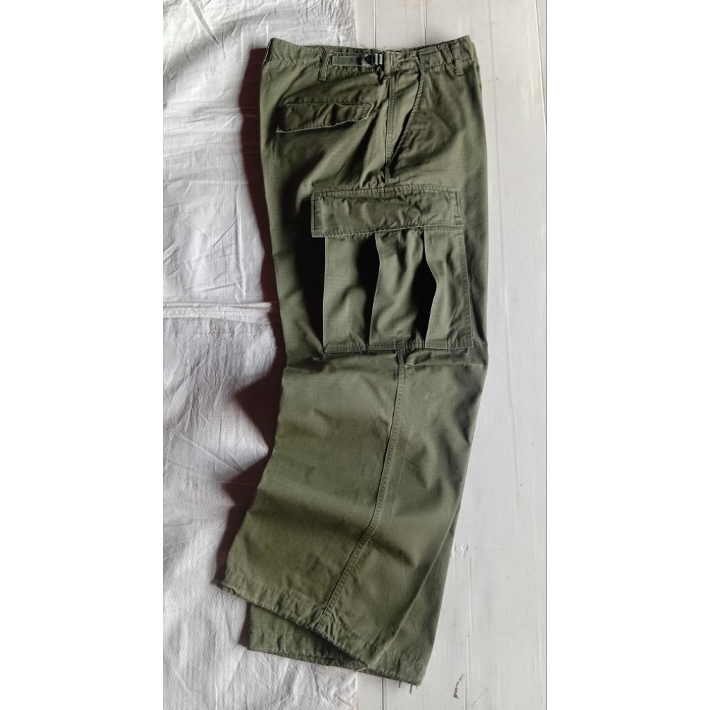 กางเกงทหารกระเป๋าเฉียงUS.ARMYไซส์MEDIUM-SHORTปี1969