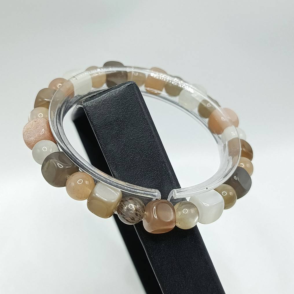 กำไลข้อมือหิน มูนสโตน3สี Multi Color Moonstone หินแห่งความรัก ความผูกพัน