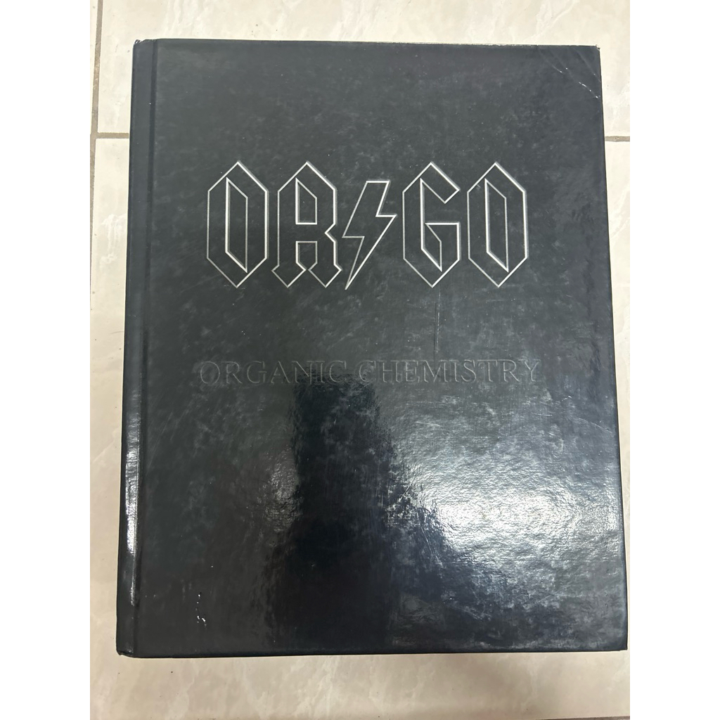 Organic Chemistry (Second Custom Edition) เขียนโดย L. G. Wade, Jr. และจัดพิมพ์โดย Pearson Custom Pub