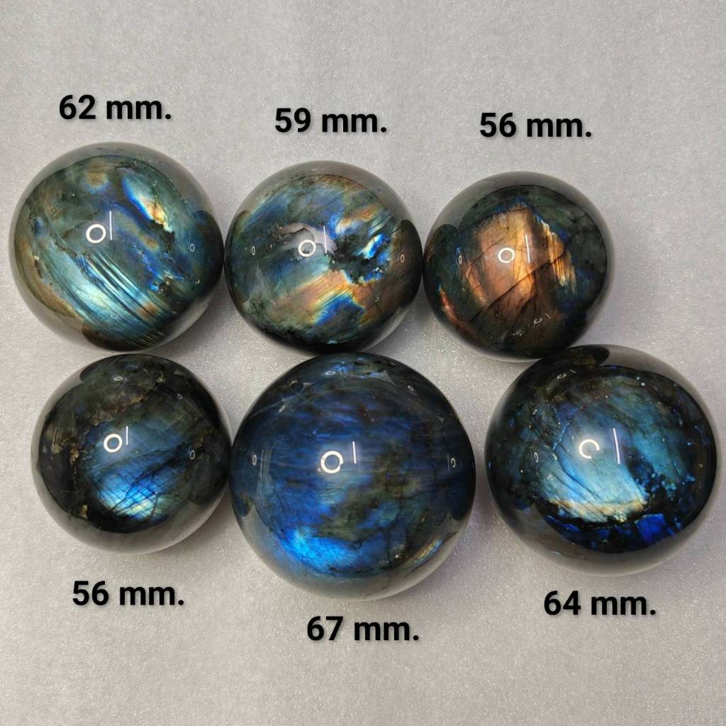 หินลาบราโดไรต์ทรงกลม พร้อมฐาน – Labradorite Sphere (1 ลูก)