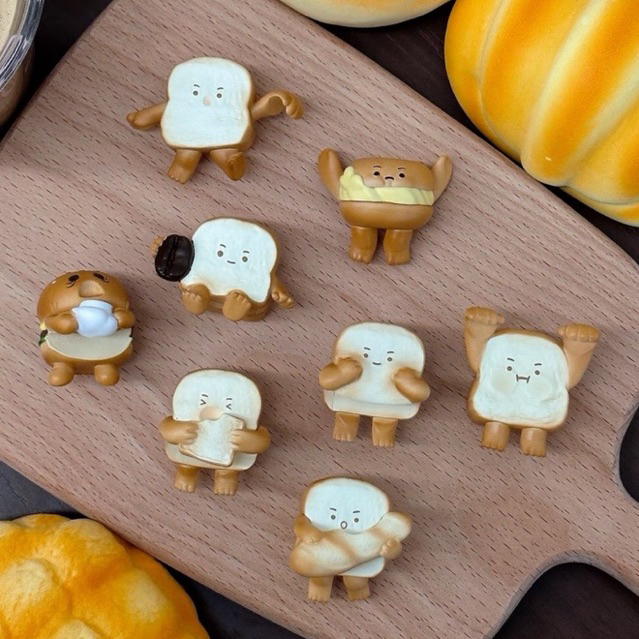 (พร้อมส่งจากไทย : แบบสุ่ม) KY928! Bread holding you! ตัวเกาะขนมปัง