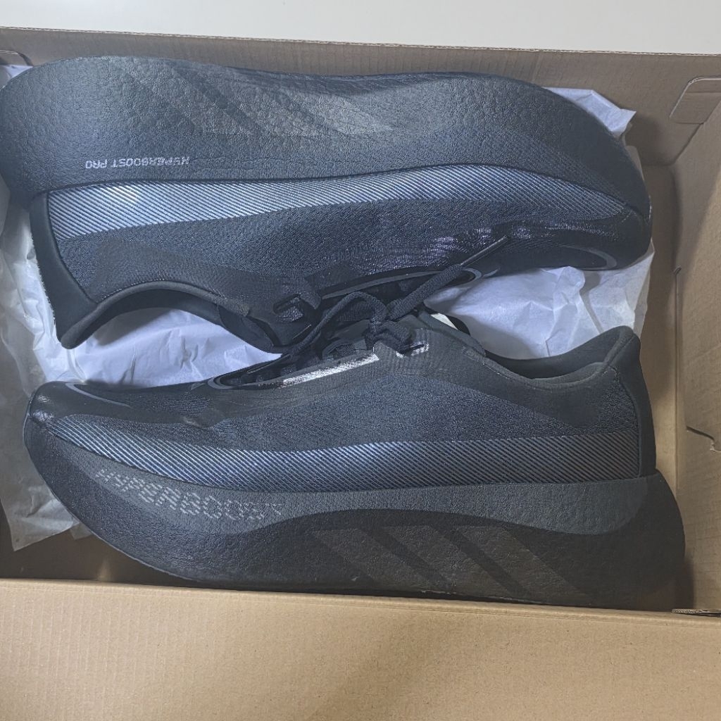 *มือสอง*ใหม่มาก*แท้*แทบไม่มีรอย*ป้ายไทย* ใส่ลงmini-halfงานนึง* รองเท้า adidas hyperboost สีดำ Size: 