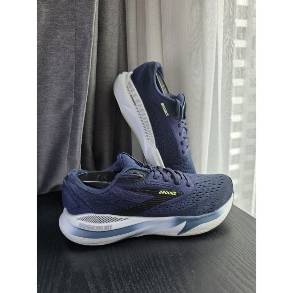 Brooks Adrenaline GTs24 รุ่นใหม่  ของแท้ รองเท้าวิ่งมือสอง มือสองของแท้ พื้นเต็ม