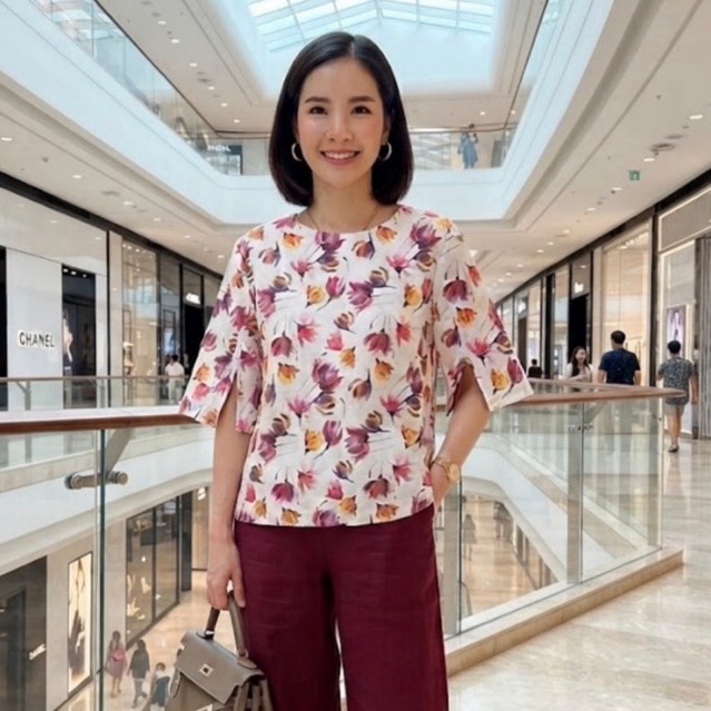 เสื้อลินินผสม คอกลม แขนผ่าแบบน่ารัก ลายดอกสวยๆ พร้อมส่ง size 40”-46”