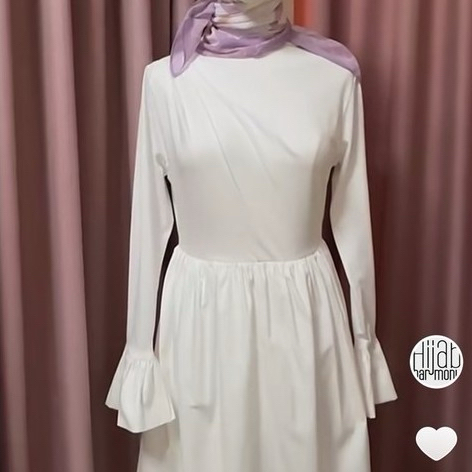 ส่งต่อเดรสยาวhijab harmonyสีขาวไม่เคยใส่(s)