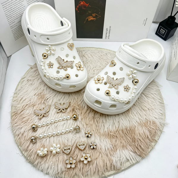 ส่งจากไทย จิบบิทตัวติดรองเท้าเพชร สวยหรู งานจริงสวยมาก somethingcute