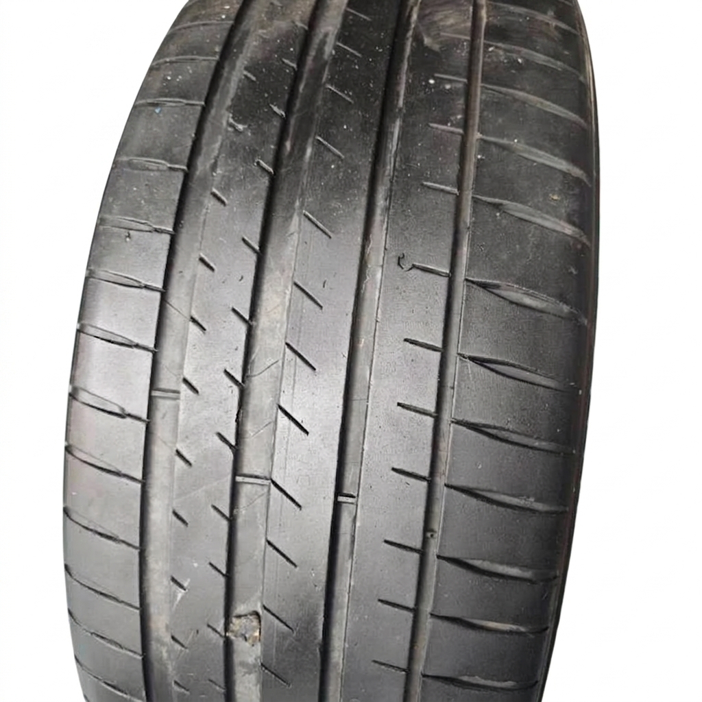 ยางเปอร์เซ็นต์ Michelin EV ขนาด  235 45 R19 ปี23 มีปะ ราคา 923 บาท