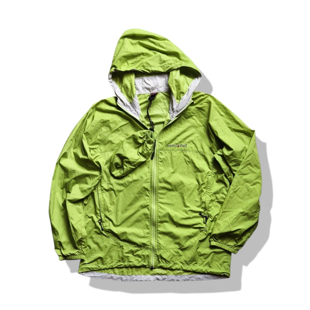 Montbell Windbreaker Hooded Jacket(M) มือสอง รอบอก 43”