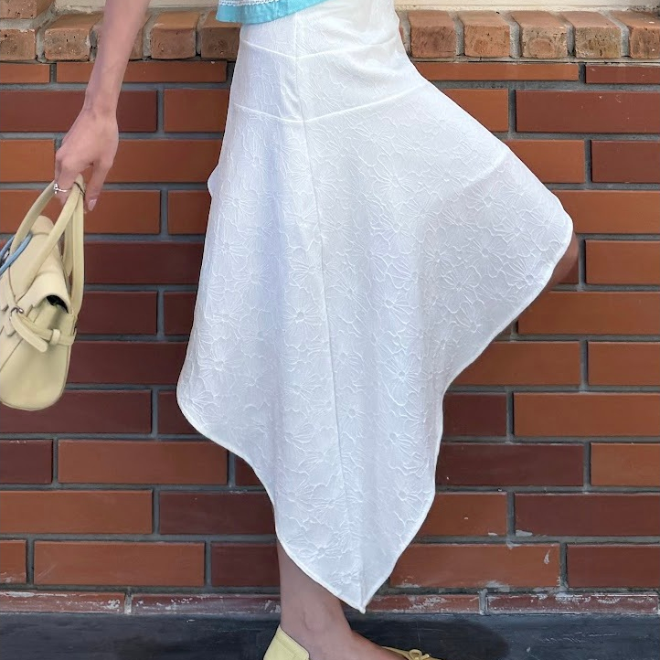 กระโปรงทรงเฉียง Remi Skirt