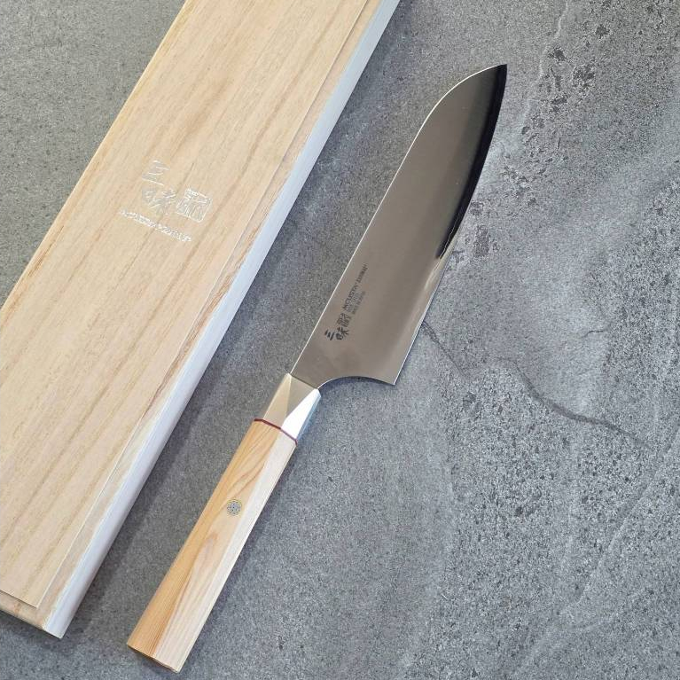 KY071 Zanmai Beyond 3 Santoku 180 mm. Aogami Super (มีดญี่ปุ่น)