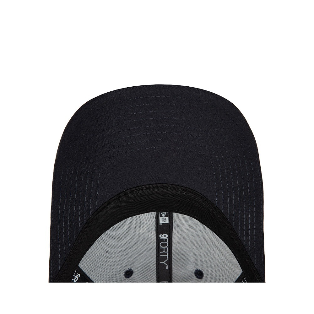 New Era قبعة 9Forty ‏New York Yankees مايكروفايبر خفيفة جداً — كحلي — صورة 5