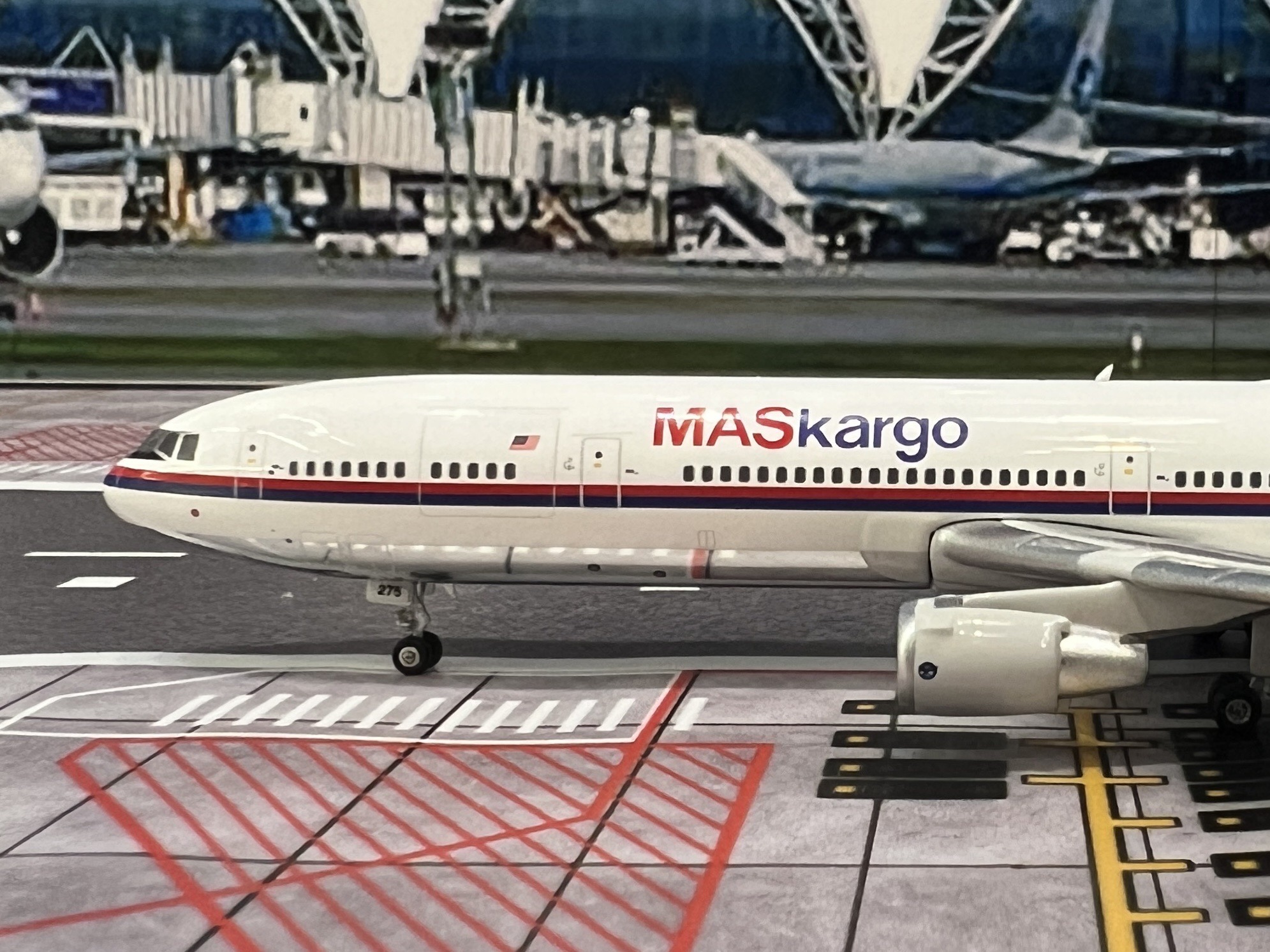 Phoenix 1:400 MASkargo MD-11 N275WA PH1967