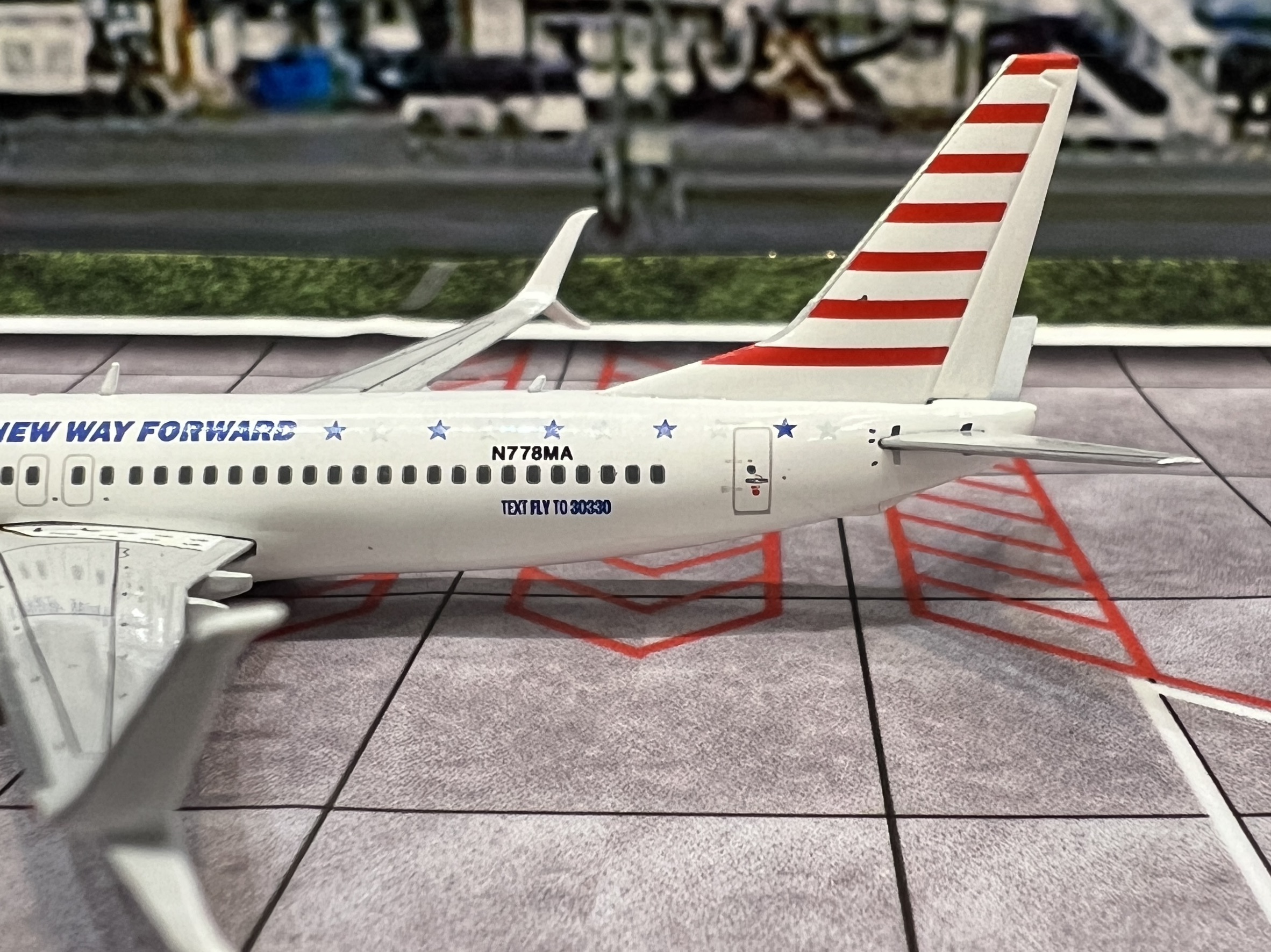 Gemini Jets 1:400 Harris-Walz 737-800W N778MA GJ2322