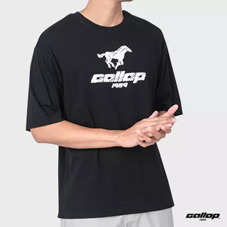 GALLOP : Mens Wear เสื้อ OVER SIZE T-Shirt พิมพ์ลาย Graphic รุ่น โพ้งหลัง GT9133 สี Black - ดำ