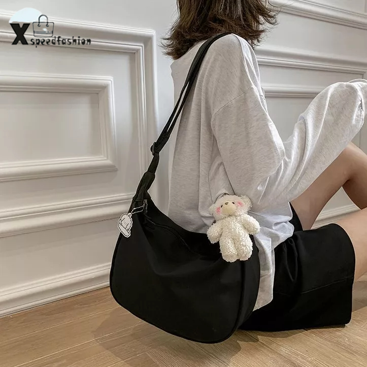 xspeedfashion(X1832) กระเป๋าสะพายข้าง สีพื้น ผ้าไนล่อน สไตล์เกาหลี(ไม่มีที่ห้อยแถม)