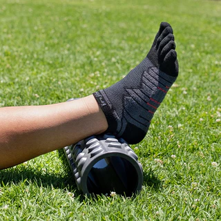 Injinji ถุงเท้าวิ่ง แยกนิ้ว ULTRA RUN NoShow ONYX รุ่นวิ่งอัลตร้าซ่อนข้อ สีดำ หนานุ่ม ของแท้