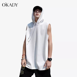 OKADY ผู้ชายกีฬาเสื้อกั๊กฮิปฮอปเสื้อยืดสุทธิสีแดง ins น้ำแบรนด์นักเรียนสีทึบด้านบนมีฮู้ดเสื้อกั๊กแขนกุด