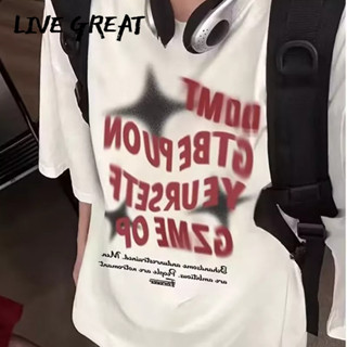 LIVE GREAT เสื้อยืดผู้ชายแฟชั่นอินเทรนด์ใหม่ผ้าฝ้ายแท้ American Street ฮิปฮอปพิมพ์ครึ่งแขนหลวมสบาย ๆ ทุกการแข่งขันรอบคอแขนห้าจุดแขนสั้น