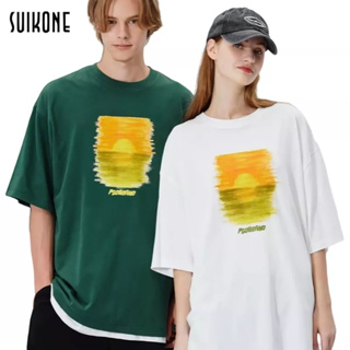 Suikone   เสื้อยืดแขนสั้นพิมพ์ลายสไตล์ฮาราจูกุของผู้ชายใหม่แฟชั่นสไตล์ฮ่องกงเสื้อยืดคอกลมใส่ได้ทั้งชายและหญิง