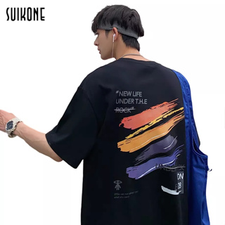 Suikone   เสื้อยืดแขนสั้นผู้ชายสไตล์เกาหลีผ้าฝ้ายคอกลมพิมพ์ลายเสื้อยืดแฟชั่นสไตล์ฮ่องกงแขนสั้นชายหญิงใส่ได้