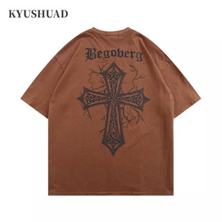 KYUSHUAD เสื้อยืดแขนสั้นผู้ชาย คอกลม แฟชั่นยอดนิยม พิมพ์ลายแบรนด์ยอดนิยม แขนห้าส่วน