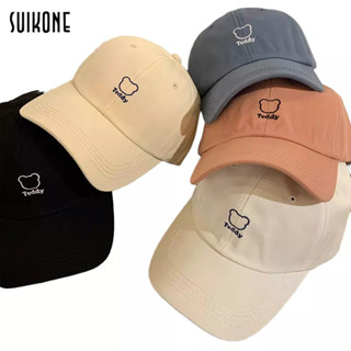 Suikone      หมวกแก๊ปปักลายหมีน่ารักสไตล์เกาหลีย้อนยุคหมวกเบสบอลกันแดดญี่ปุ่นสำหรับทั้งชายและหญิง
