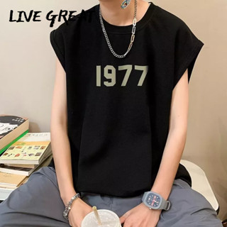 LIVE GREAT เสื้อกั๊กผู้ชายฤดูร้อนเทรนด์ใหม่แฟชั่นตัวอักษรเรียบง่ายพิมพ์ด้านบนหลวมสบายๆทุกการแข่งขันคอกลมแขนกุดเสื้อยืด