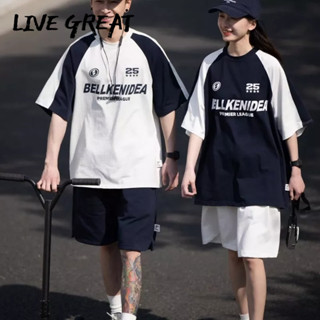 LIVE GREAT การออกแบบเสื้อยืดแขนสั้นสีเทาและสีดำแบบอเมริกันเรโทรให้ความรู้สึกเฉพาะกับท็อปส์ซูขนาดใหญ่ที่เข้าคู่กัน