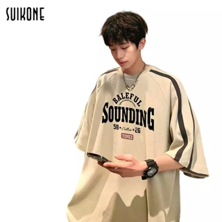 Suikone  เสื้อยืดผู้ชายแขนสั้น ลำลอง แฟชั่นอเมริกัน เรโทร แขนสั้น พิมพ์ลายตัวอักษร ใส่ได้ทั้งชายและหญิง