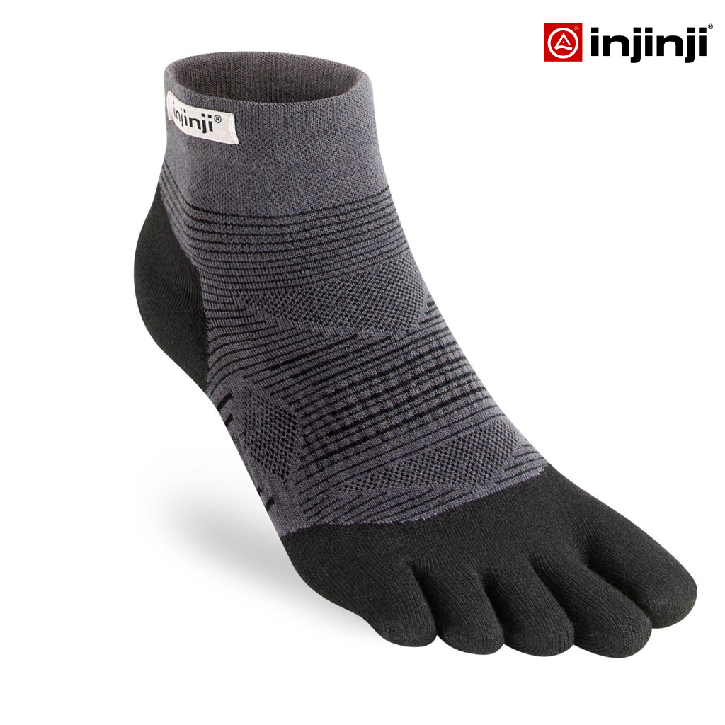 INJINJI ถุงเท้าวิ่งแยกนิ้ว Run ORIGINAL WEIGHT MINI-CREW FW20 Black ข้อสั้น สีดำ ของแท้ แห้งไว