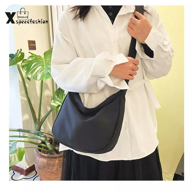xspeedfashion(X1833) กระเป๋าสะพายข้างผ้าไนล่อนสีพื้นลายเส้น สไตล์เกาหลี(ไม่มีที่ห้อยแถม)