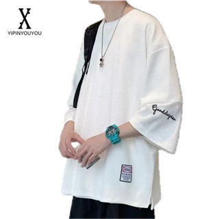YIPINYOUYOU  เสื้อยืดแขนสั้นพิมพ์ลายสไตล์ฮ่องกงสไตล์เมืองใหม่สําหรับผู้ชายแฟชั่นเกาหลีเสื้อยืดคอกลมใส่ได้ทั้งชายและหญิง