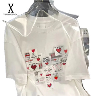 YIPINYOUYOU เสื้อยืดโอเวอร์ไซส์สไตล์ฮ่องกงแขนสั้นผ้าฝ้ายแท้ Love Sticky Sticker เสื้อยืดคู่รักแขนสั้นใส่ได้ทั้งชายและหญิง