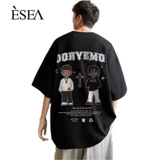 ESEA เสื้อยืดผู้ชายคอกลมทรงหลวมและอเนกประสงค์ เสื้อยืดผู้ชายสไตล์อเมริกันพิมพ์ลายแนวสตรีทแขนสั้น