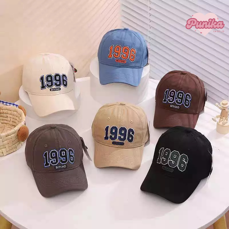 [พร้อมส่ง] หมวกเด็ก 12เดือน-7ปี รอบหัว:52-54 cm. หมวกแก๊ป (Cap) ผ้า COTTON ปักหมายเลข " 1996 " ด้านหลังปรับลดขนาดได้