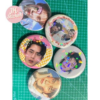 (มีขนาดใหม่)รับทำเข็มกลัดสั่งทำสวยๆ ขนาด58มม. 32มม. ไม่มีขั้นต่ำทำได้ทุกรูป 💗ของแจกปัจฉิมรับปริญญา