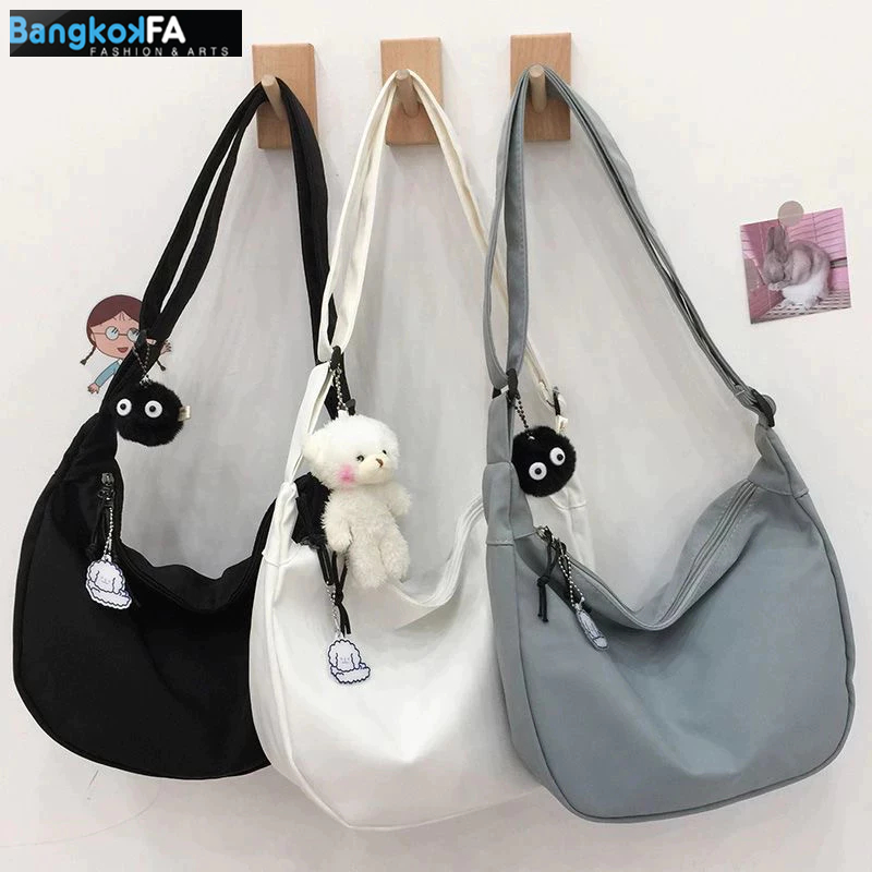 bangkoklist(BA1832) กระเป๋าสะพายข้าง สีพื้น ผ้าไนล่อน สไตล์เกาหลี(ไม่มีที่ห้อยแถม)