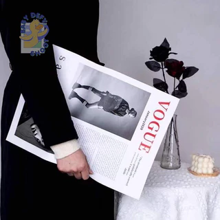 <พร้อมส่ง> หนังสือพิมพ์ แฟชั่น Fasion Paper 4 หน้า 53*38ซม กระดาษมัน ภาพสี Vogue พร็อบถ่ายภาพ การ์ดตกแต่ง นิตยาสาร