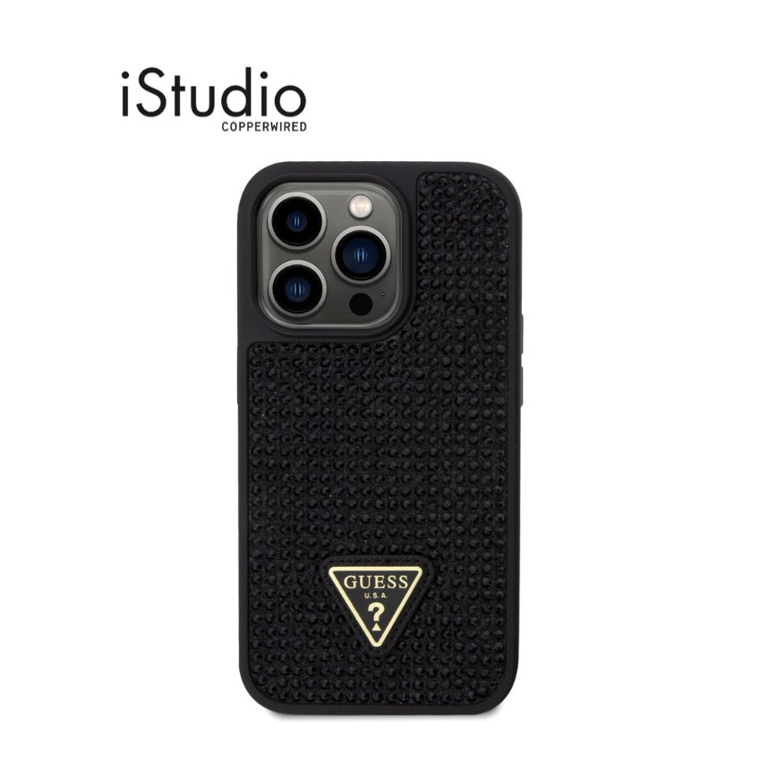 GUESS เคสกันกระแทก Rhinestones With Triangle Metal Patch Logo สำหรับ iPhone 15 Pro I iPhone 15 Pro Max I iStudio by copperwired